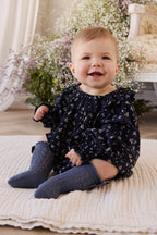 Haut fleuri bleu marine vintage en coton bio avec col à volants et manches longues pour bébés filles 0-2 ans