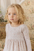 Robe fluide en crêpe de coton biologique et élasthanne à motif floral avec jupe froncée et manches longues pour filles de 1 à 10 ans