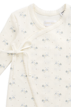 Barboteuse cache-cœur en coton-élasthanne pointelle bio à motif floral bleu délicat avec boutons-pression pour bébés filles de 3 mois à 2 ans